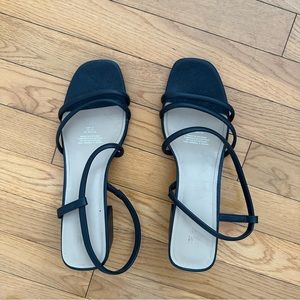 Sandal heel black strap